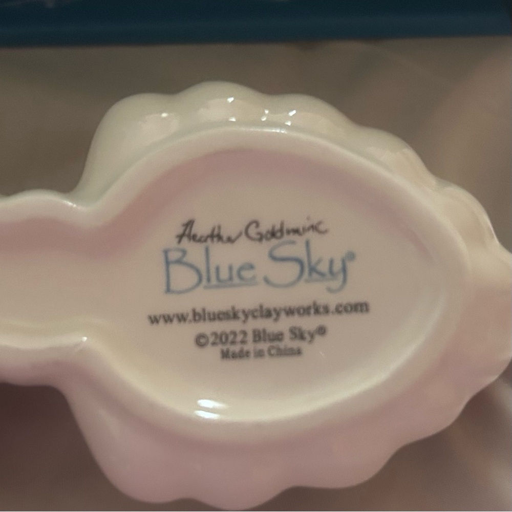 Blue Sky Fish Salt and Pepper Figurine - Picture 3 of 5